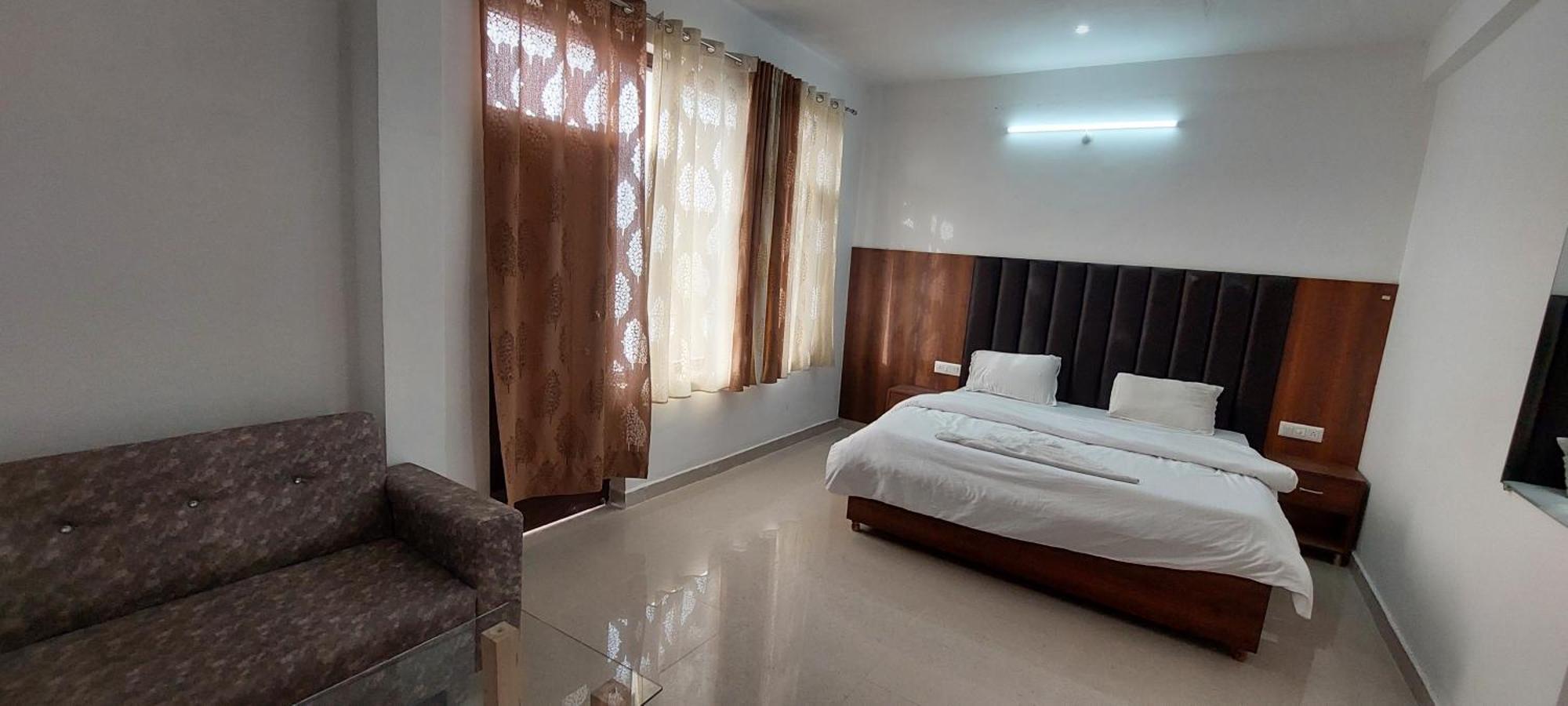 Peaceful Retreat Home Stay, דלהאוזי מראה חיצוני תמונה
