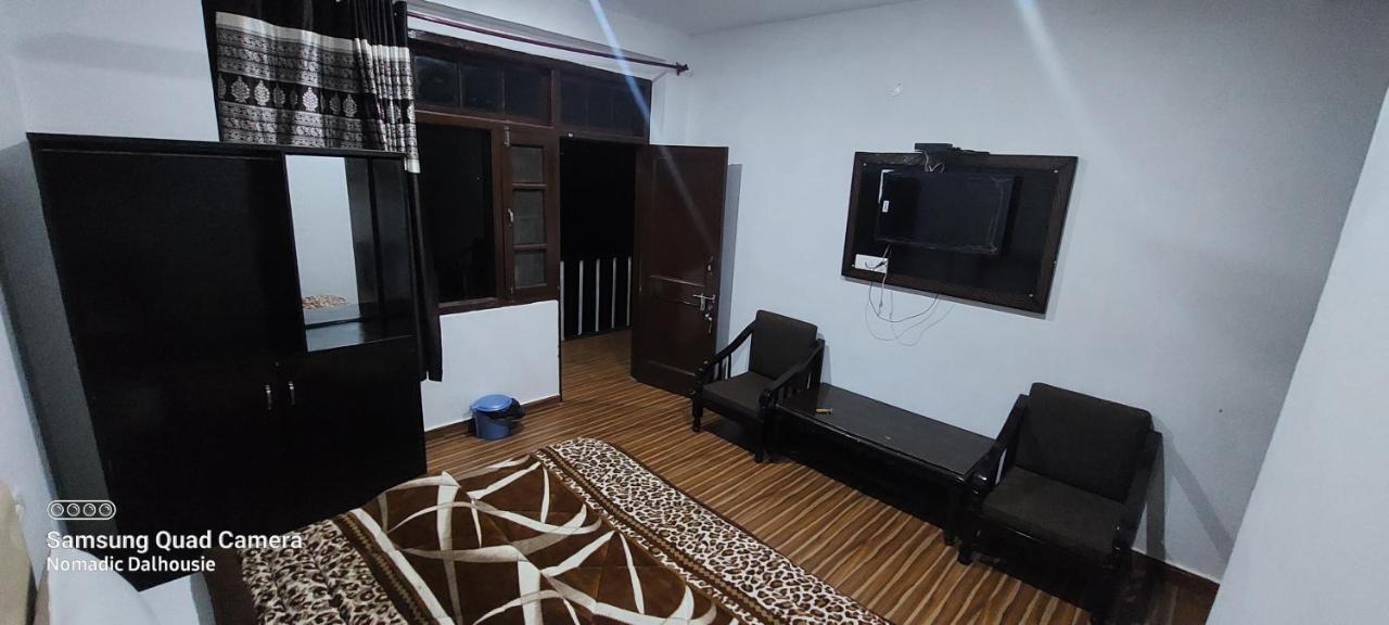 Peaceful Retreat Home Stay, דלהאוזי מראה חיצוני תמונה