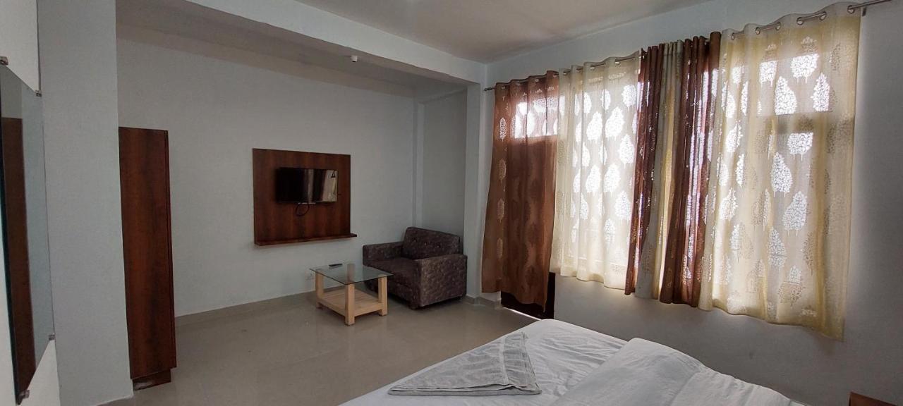 Peaceful Retreat Home Stay, דלהאוזי מראה חיצוני תמונה